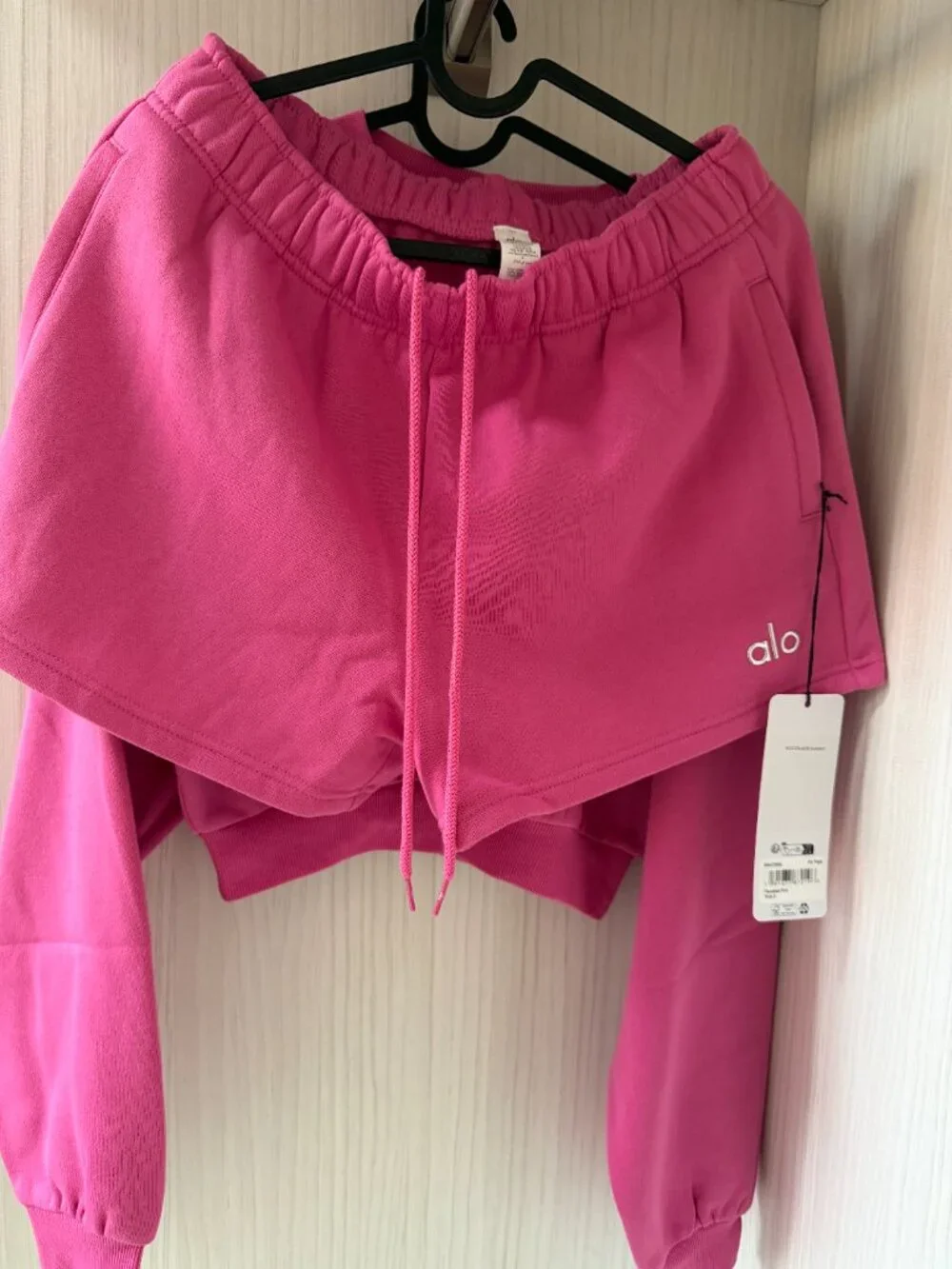 Alo Yoga Accolade Crew Neck Pullover And Short Set Paradise Pink